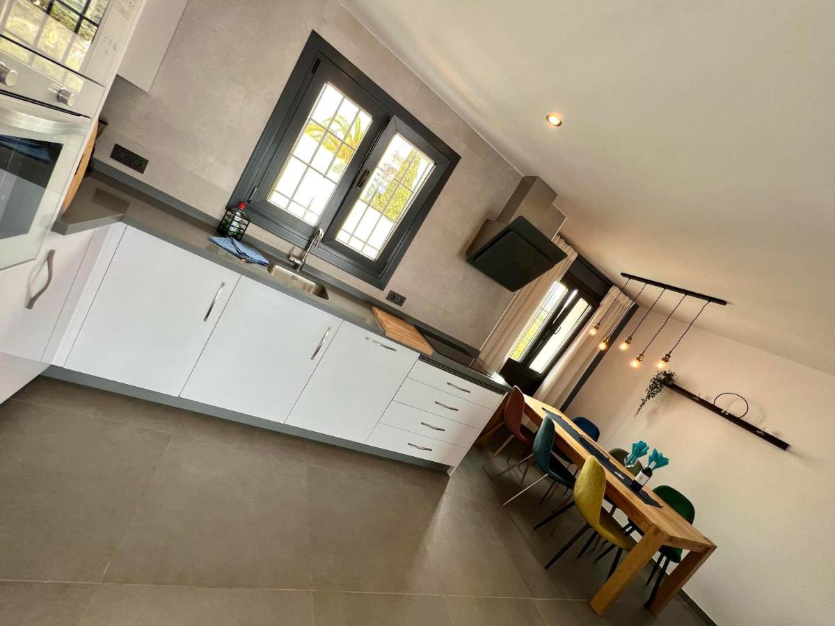 Вилла Wonderful House By The Sea Нерха Экстерьер фото